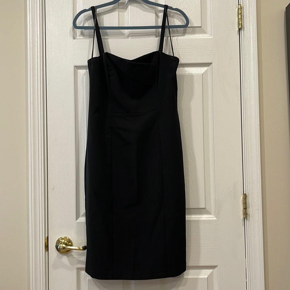 VINCE CAMUTO BLACK DRESS IN SIZE 8